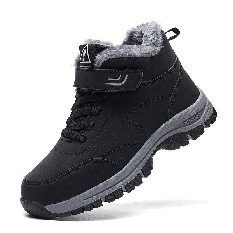 Black winter hiking boots with plush lining, durable rubber sole, and lace-up design. Ideal for men and women. Outdoor footwear for cold weather.